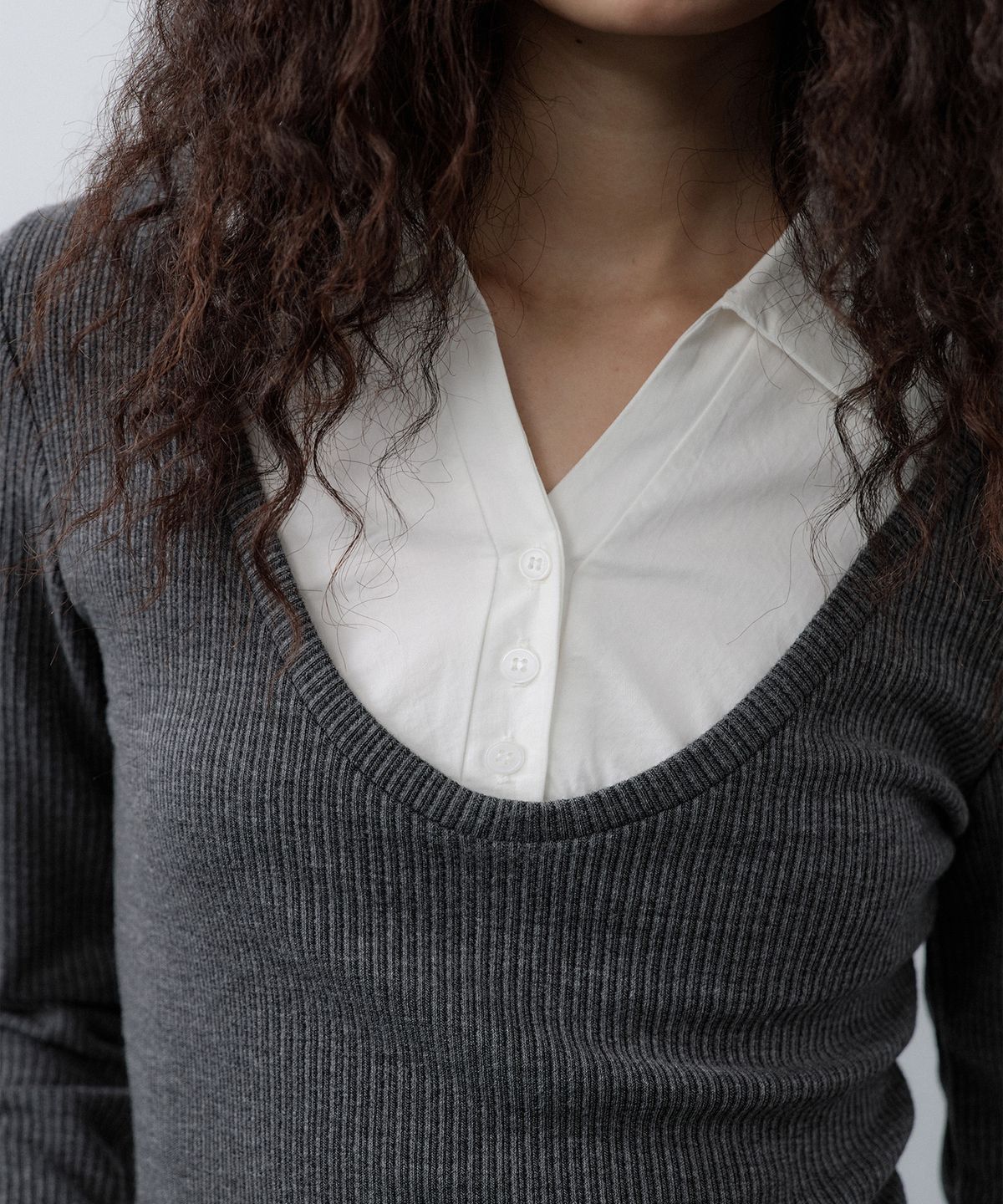 루시르주(LUCIR ZU) V-Neck Shirt Layered Top (Charcoal)