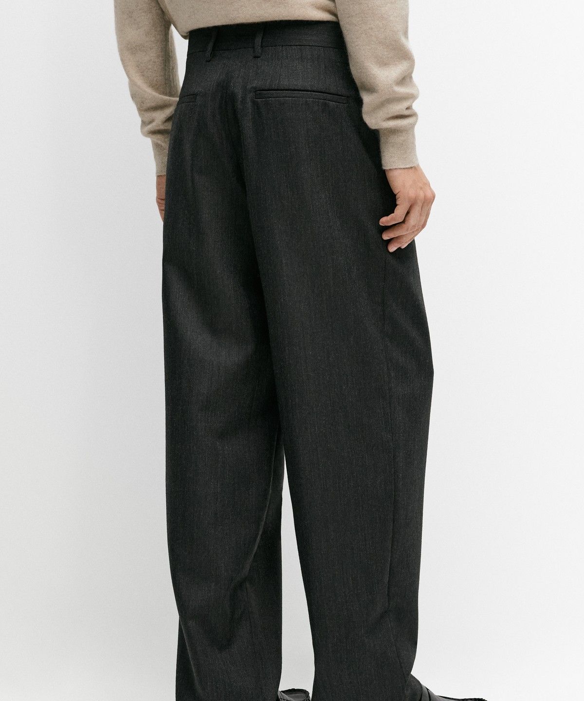 마시모두띠(MASSIMO DUTTI) 릴랙스 핏 울 멜란지 디테일 팬츠