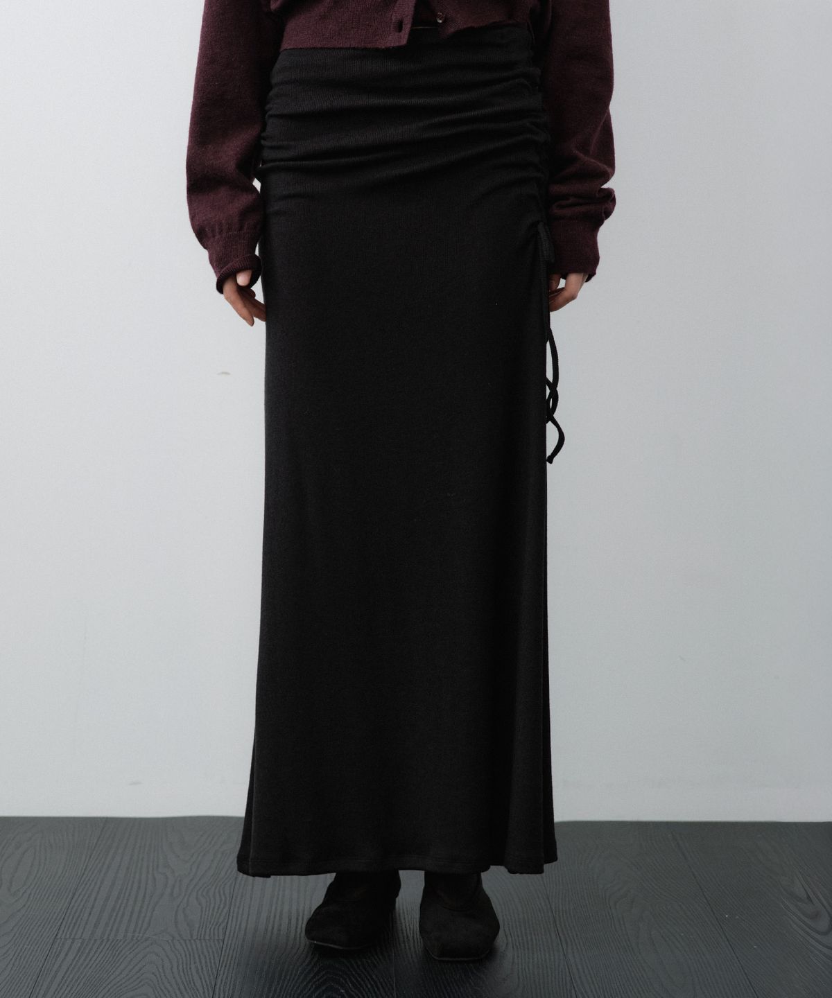 루시르주(LUCIR ZU) Side-Shirred Maxi Skirt (Black)