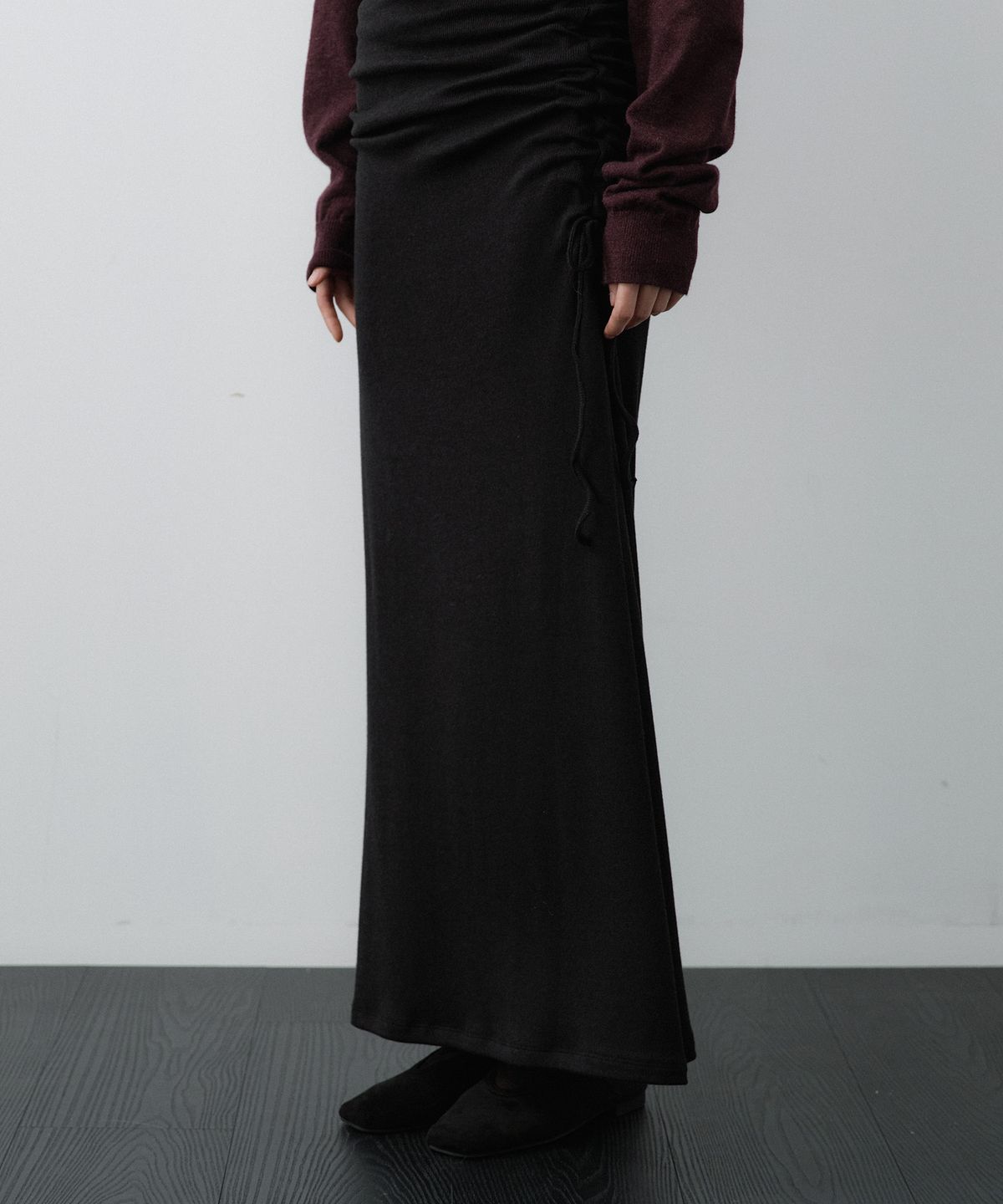 루시르주(LUCIR ZU) Side-Shirred Maxi Skirt (Black)