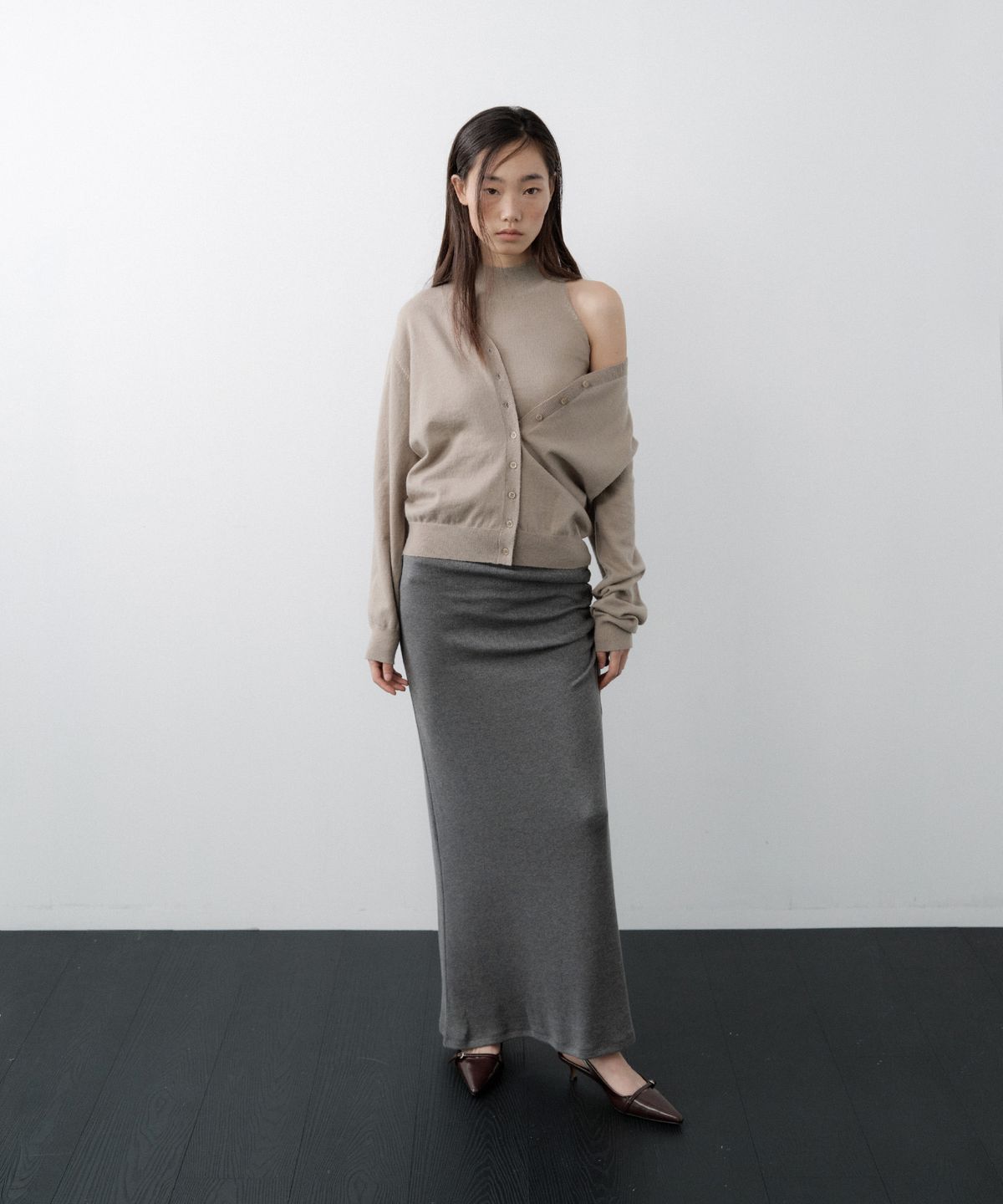 루시르주(LUCIR ZU) Side-Shirred Maxi Skirt (Charcoal)