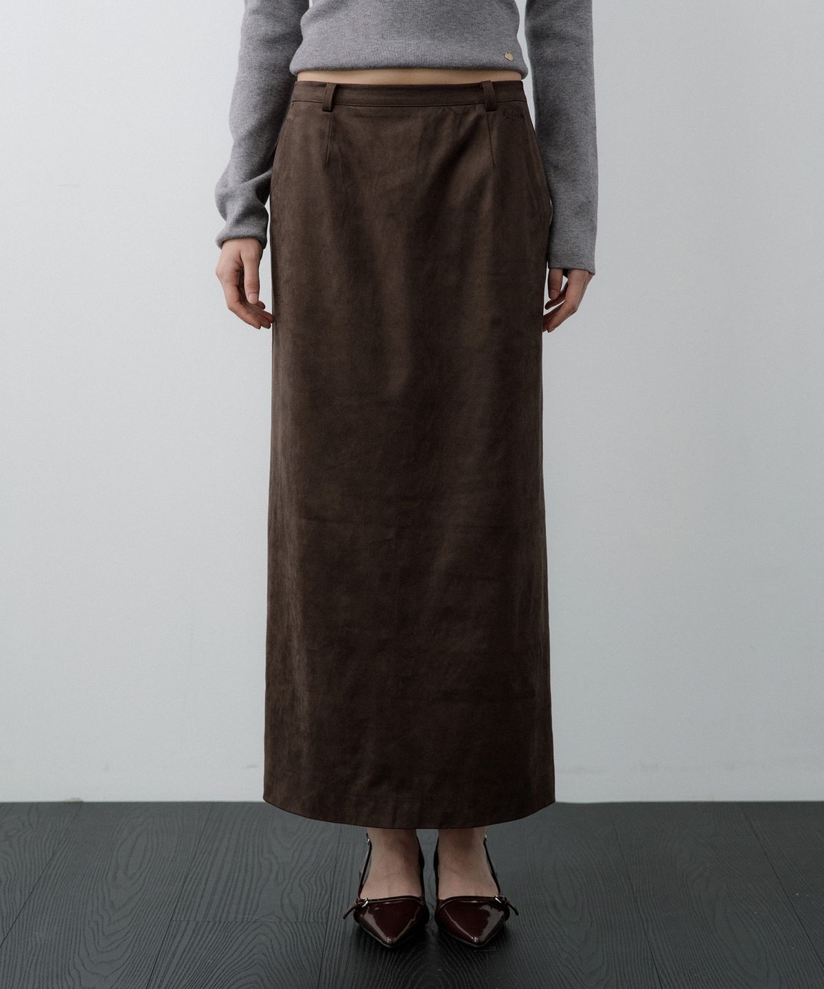 루시르주(LUCIR ZU) Low-Rise Suede Maxi Skirt (Dark Brown)