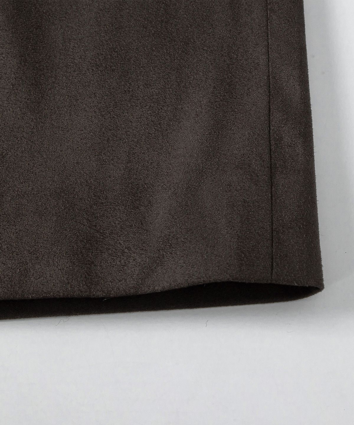 루시르주(LUCIR ZU) Low-Rise Suede Maxi Skirt (Dark Brown)