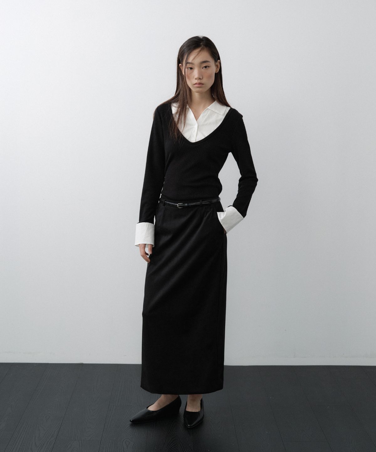 루시르주(LUCIR ZU) Low-Rise Suede Maxi Skirt (Black)