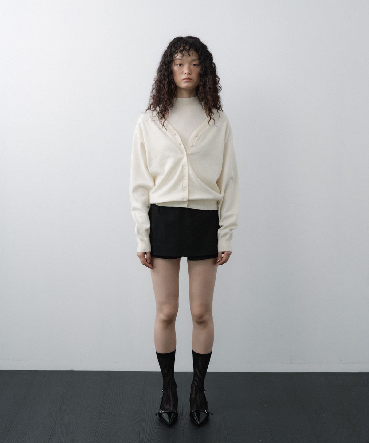 루시르주(LUCIR ZU) Wool Mini Pants (Black)