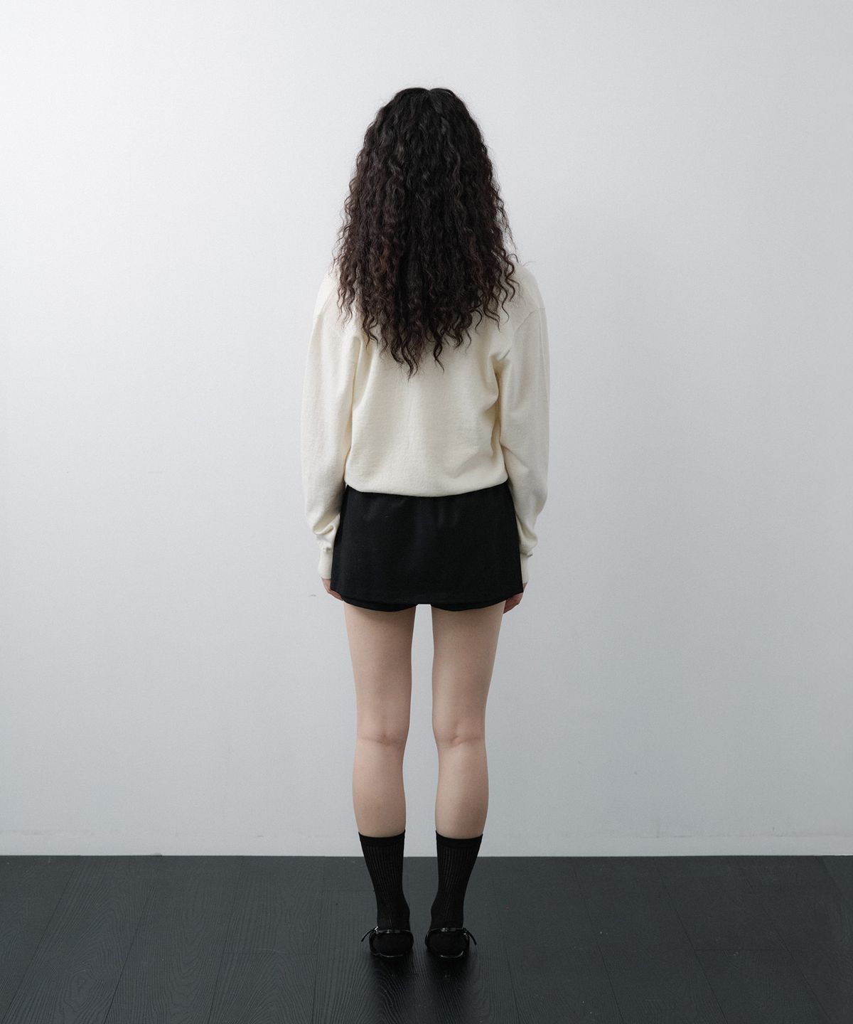 루시르주(LUCIR ZU) Wool Mini Pants (Black)