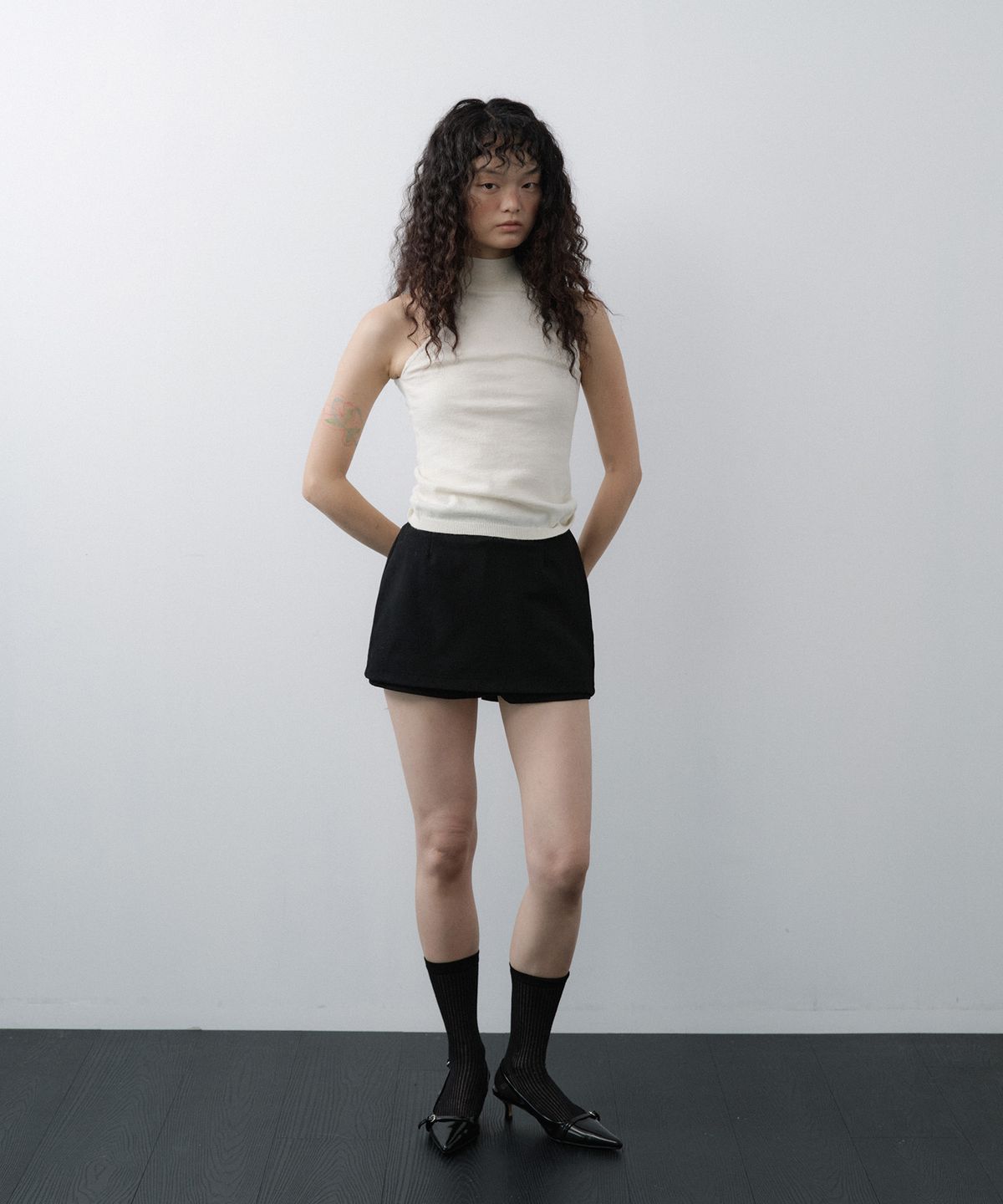 루시르주(LUCIR ZU) Wool Mini Pants (Black)