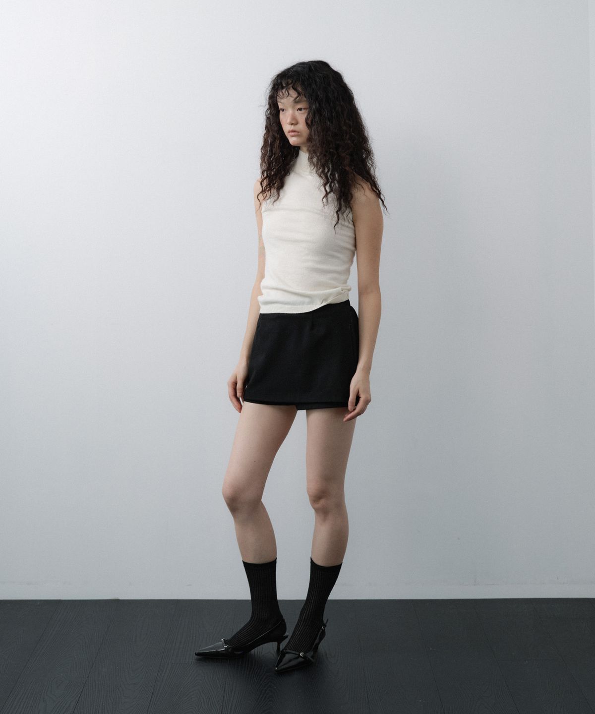 루시르주(LUCIR ZU) Wool Mini Pants (Black)