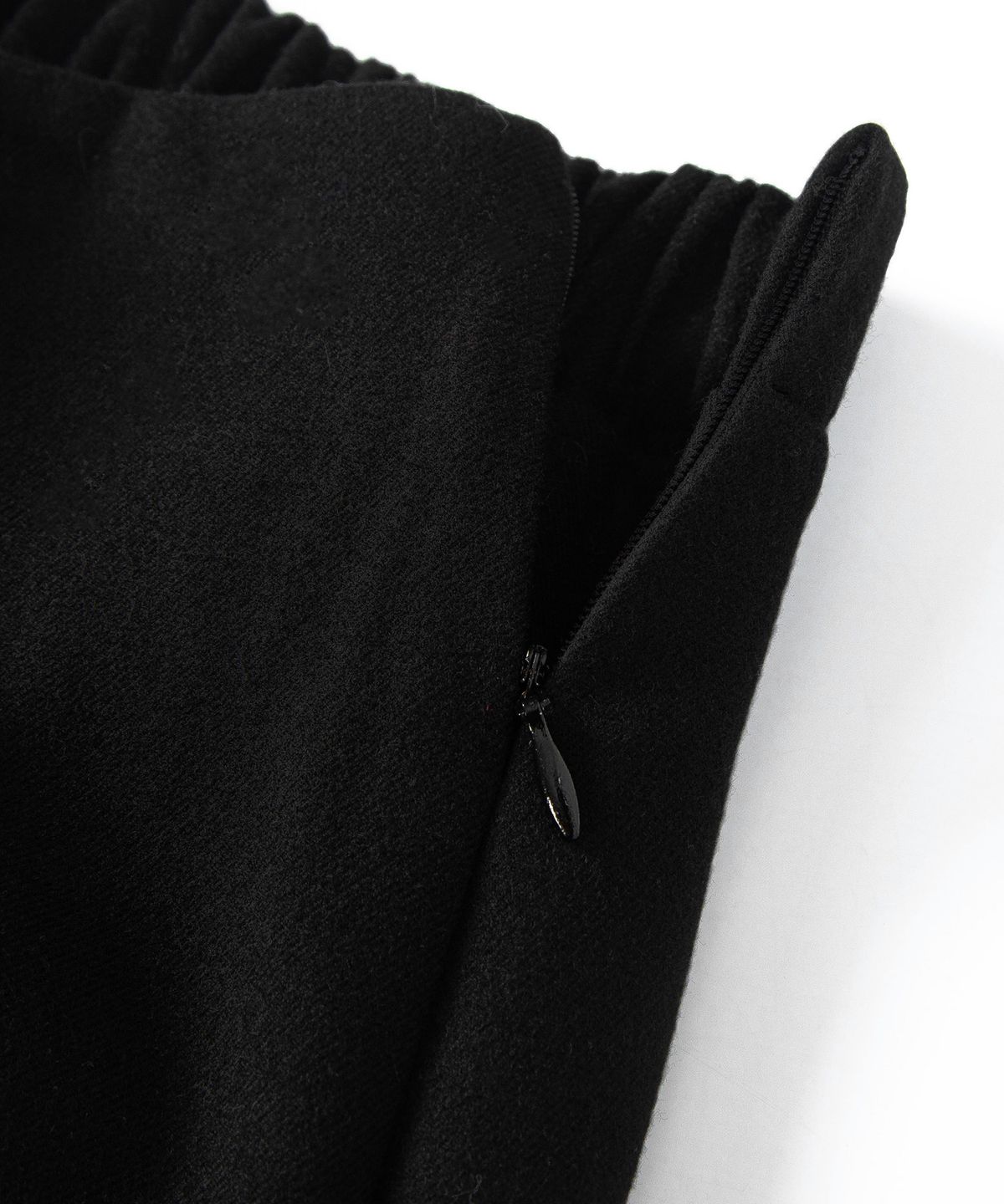 루시르주(LUCIR ZU) Wool Mini Pants (Black)