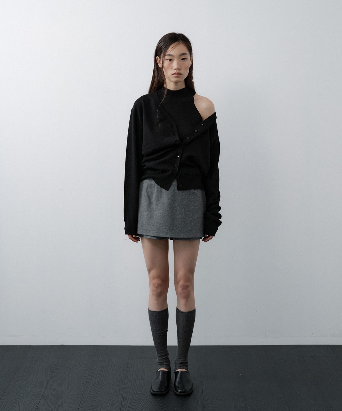 루시르주(LUCIR ZU) Wool Mini Pants (Charcoal)