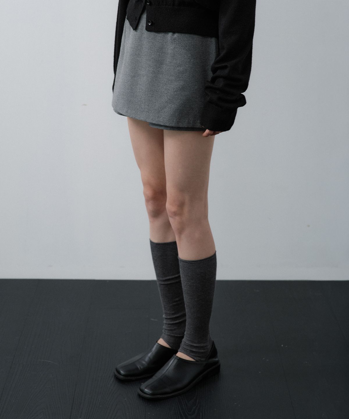 루시르주(LUCIR ZU) Wool Mini Pants (Charcoal)