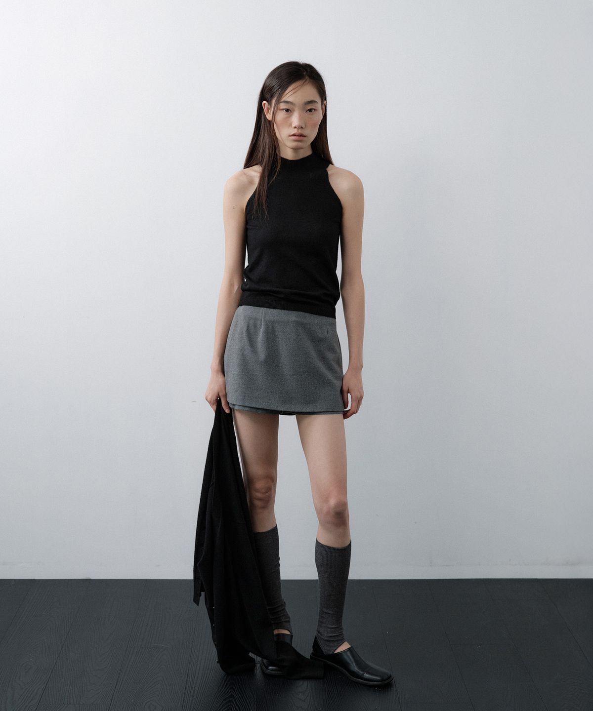 루시르주(LUCIR ZU) Wool Mini Pants (Charcoal)
