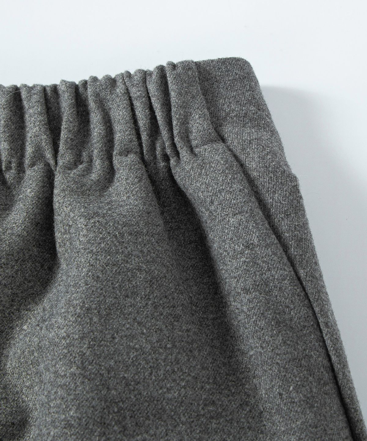루시르주(LUCIR ZU) Wool Mini Pants (Charcoal)