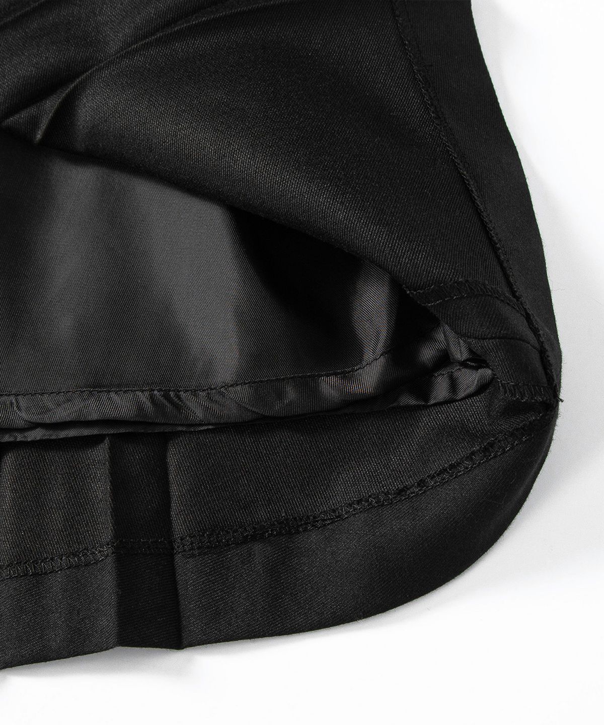 루시르주(LUCIR ZU) Fan Pleated Midi Skirt (Black)