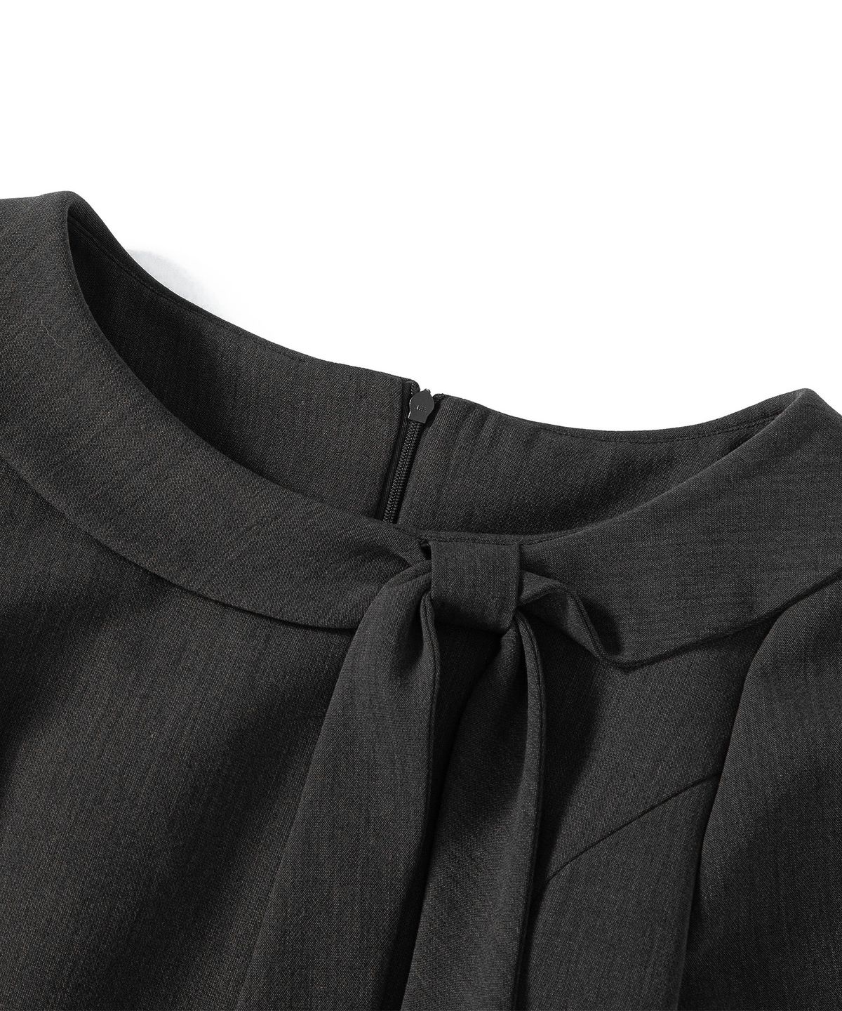 루시르주(LUCIR ZU) Ribbon-Tie Boat Neck Dress (Charcoal)