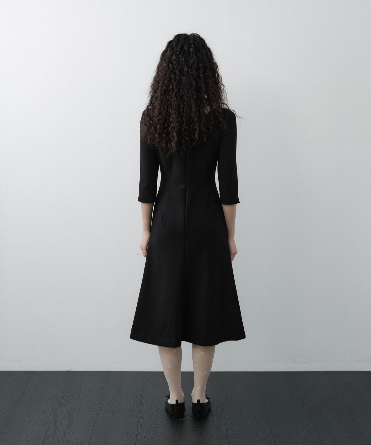 루시르주(LUCIR ZU) Rosalie U-Neck Dress & Corsage Set (Black)