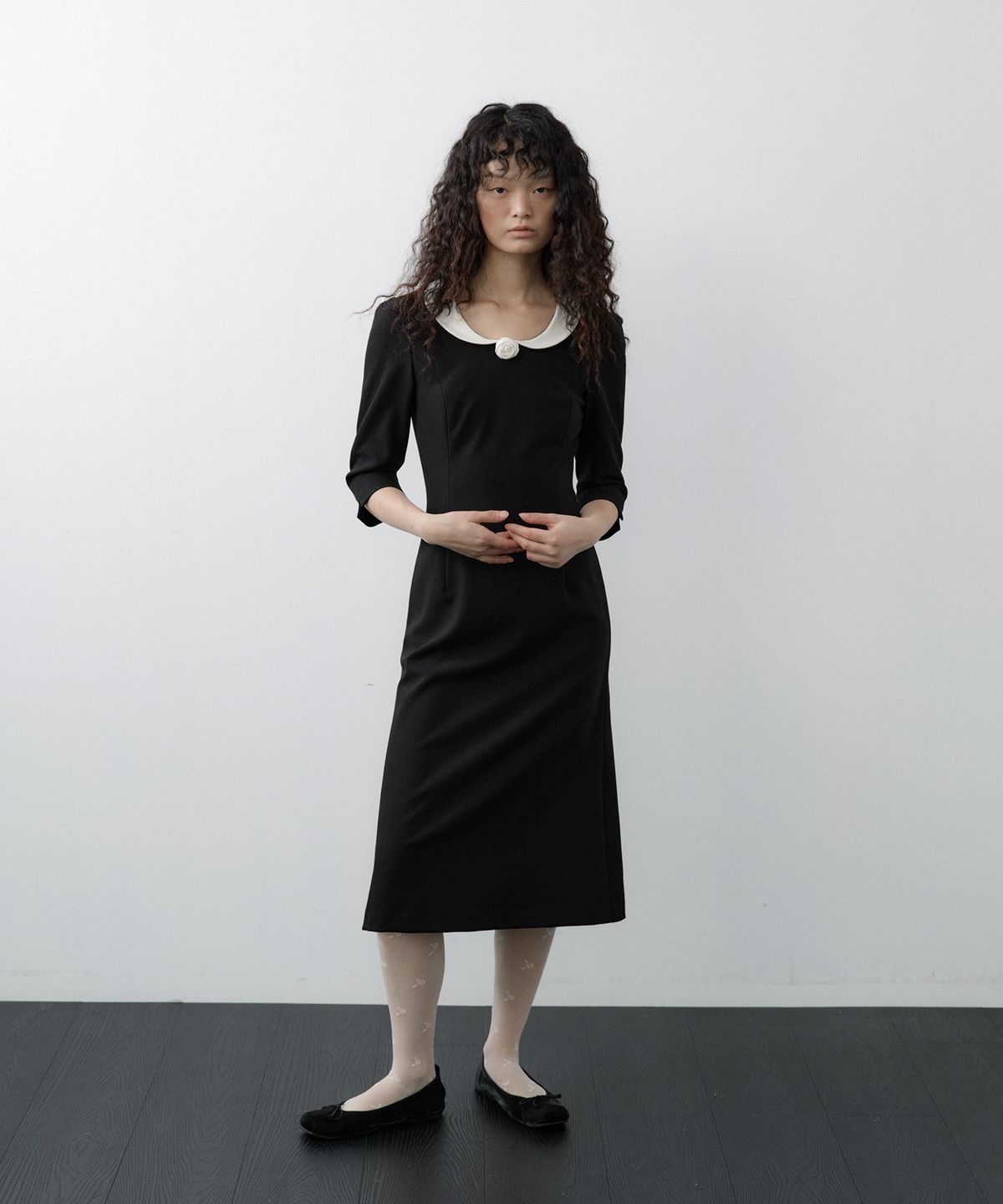 루시르주(LUCIR ZU) Rosalie U-Neck Dress & Corsage Set (Black)