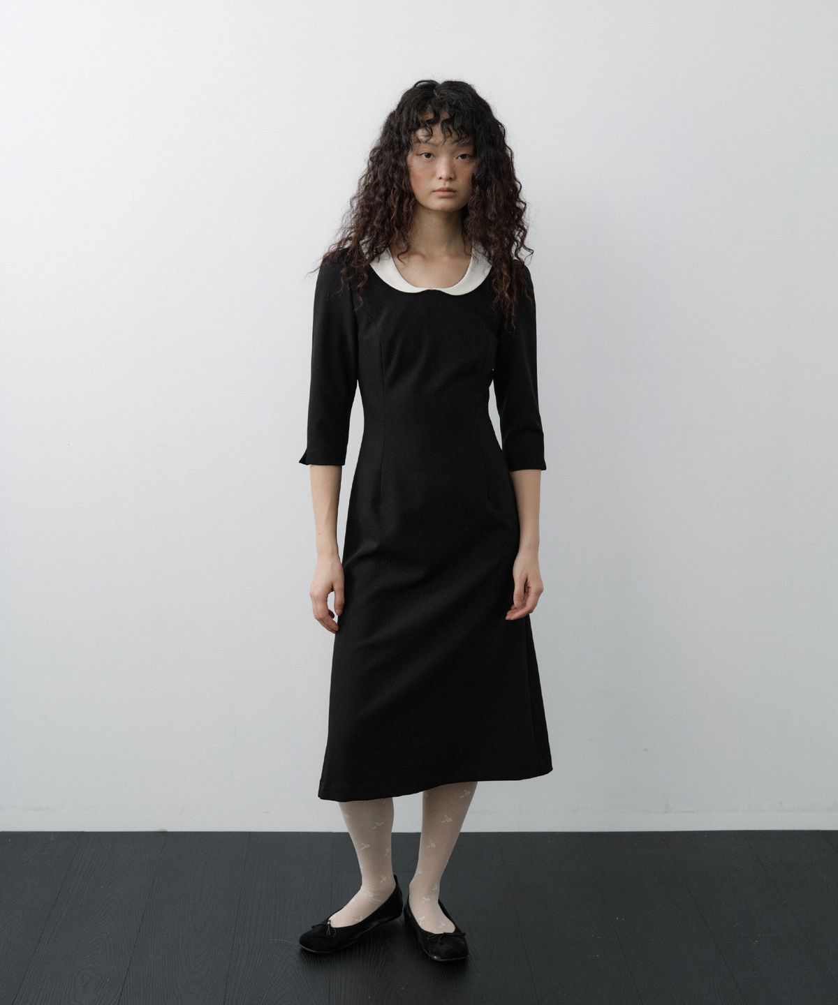 루시르주(LUCIR ZU) Rosalie U-Neck Dress & Corsage Set (Black)