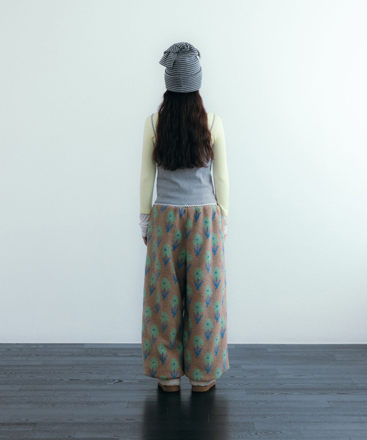 이요우아(IYOWUAH) Floral Fleece Jogger Pants, Beige