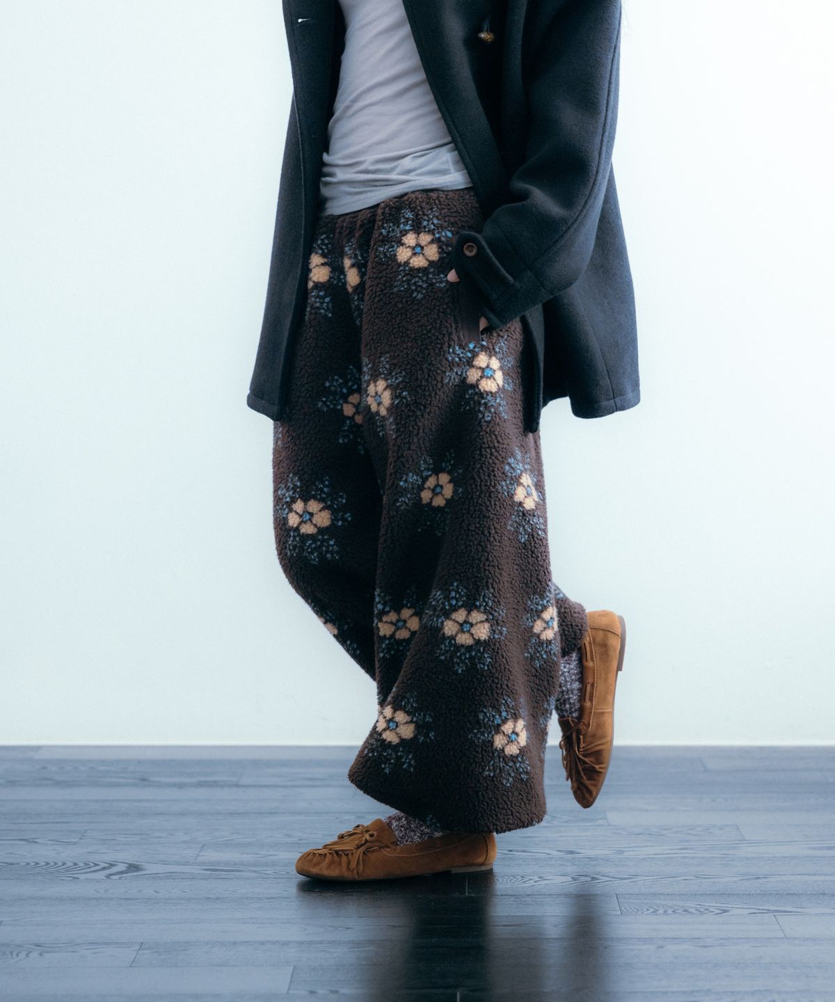 이요우아(IYOWUAH) Floral Fleece Jogger Pants, Brown