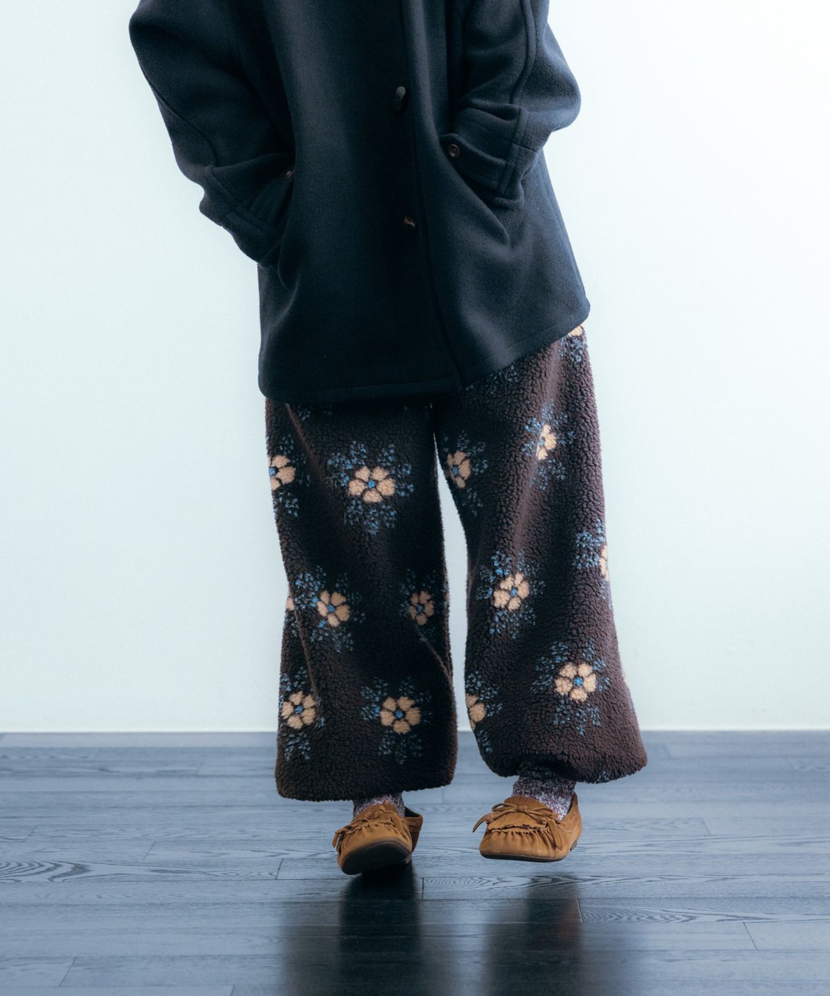 이요우아(IYOWUAH) Floral Fleece Jogger Pants, Brown