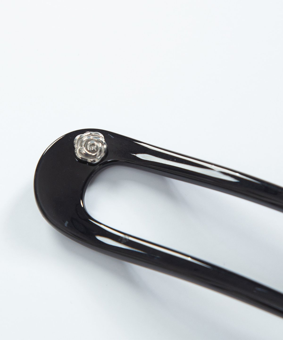 루시르주(LUCIR ZU) Rose U-Line Hair Stick (Black)