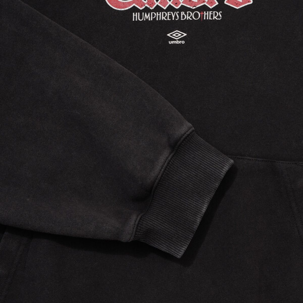 엄브로(UMBRO) DISTRICT11 스몰 레터링 후드 티셔츠 블랙 UR321CHD99