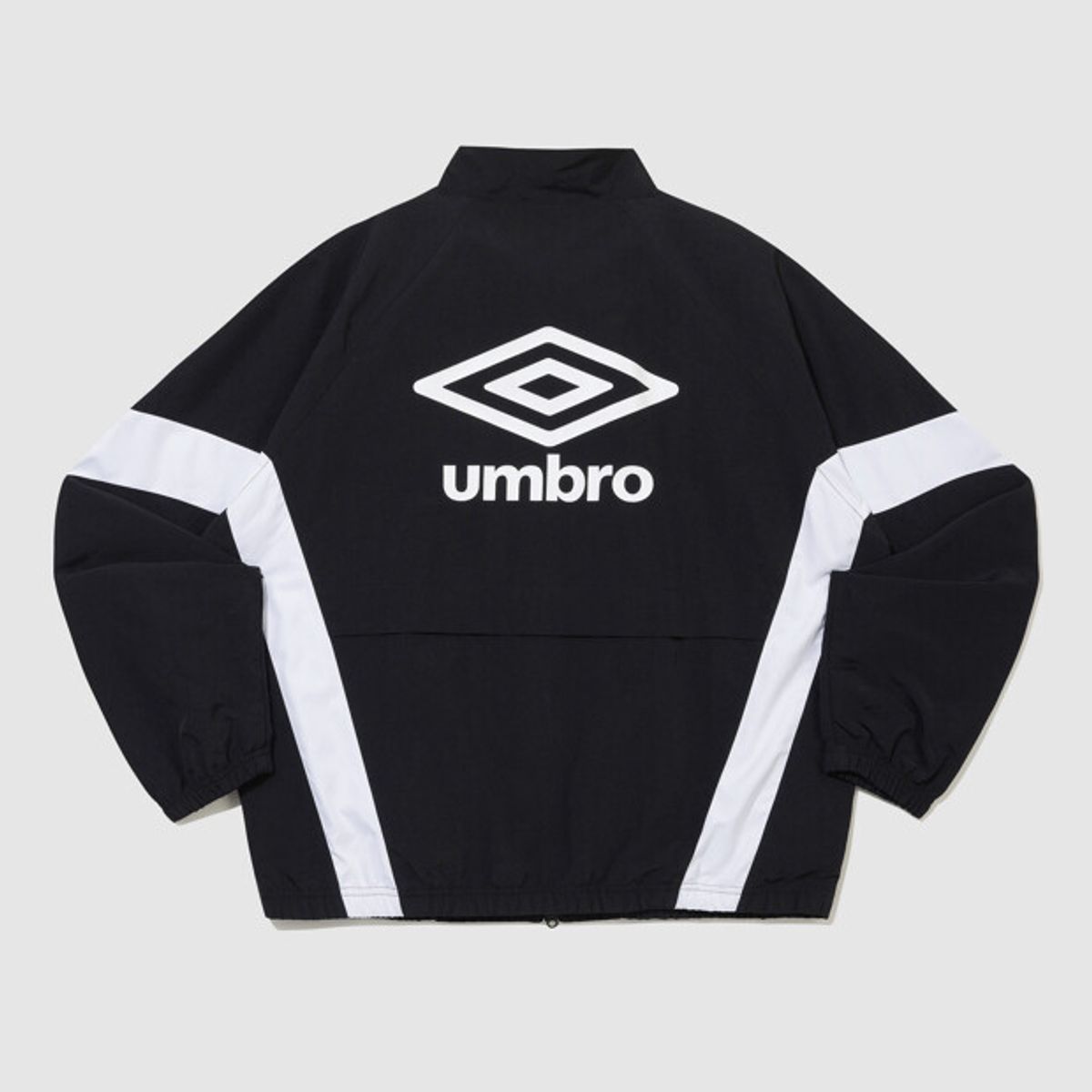엄브로(UMBRO) 팝러쉬 스탠넥 바람막이 자켓 블랙 UR324CJK96
