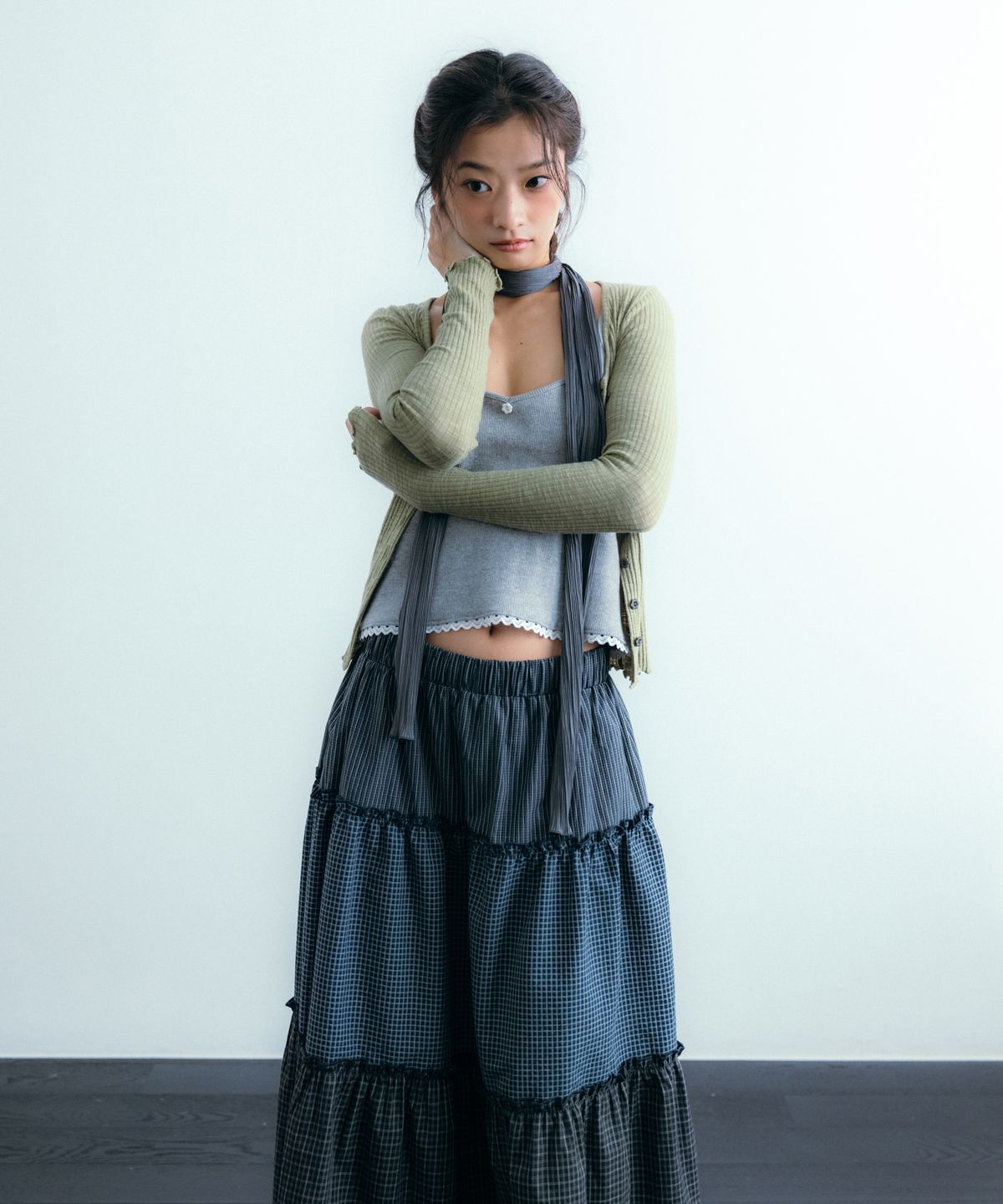 이요우아(IYOWUAH) Flower Button Cardigan, Olive