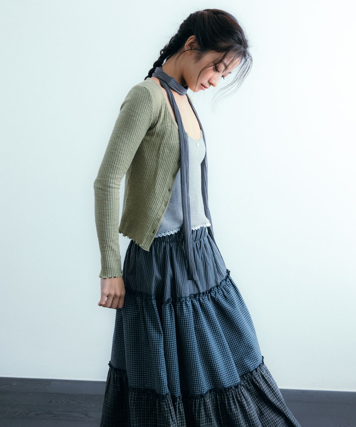 이요우아(IYOWUAH) Flower Button Cardigan, Olive