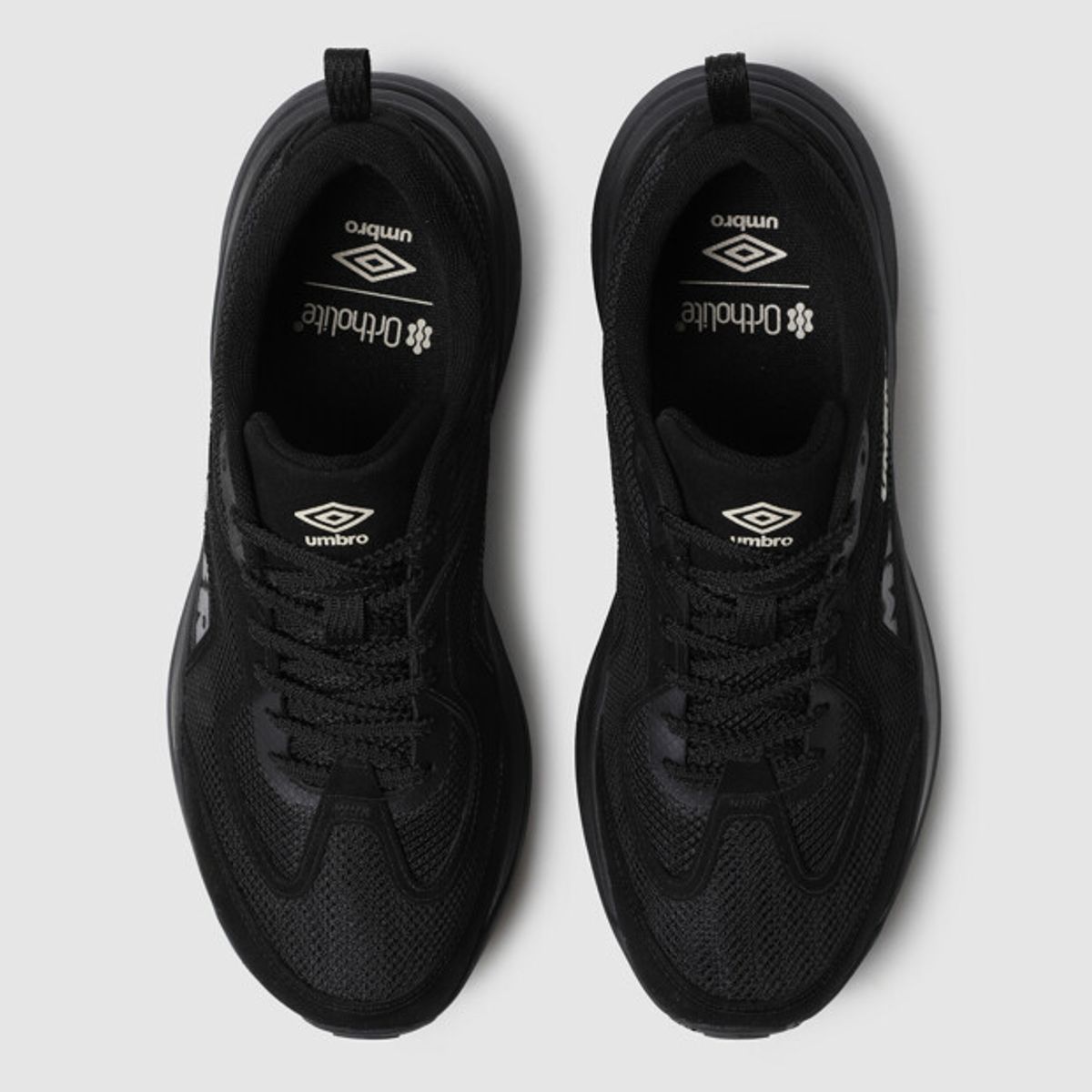 엄브로(UMBRO) RECORDRIVEN V2 (레코드리븐 V2) 블랙 UR323RPR82