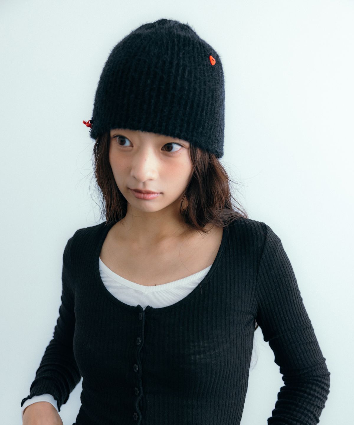 이요우아(IYOWUAH) Heart flower Button beanie, Black