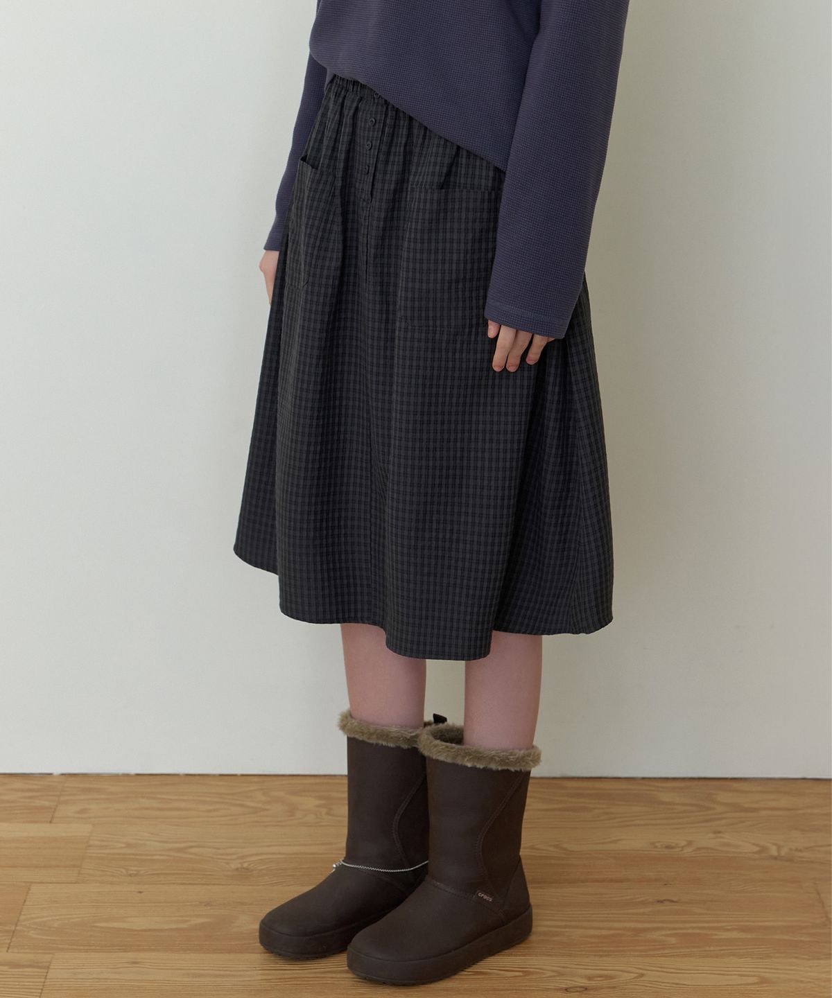 더미튼(THEMITTEN) Grass midi skirt (navy check)
