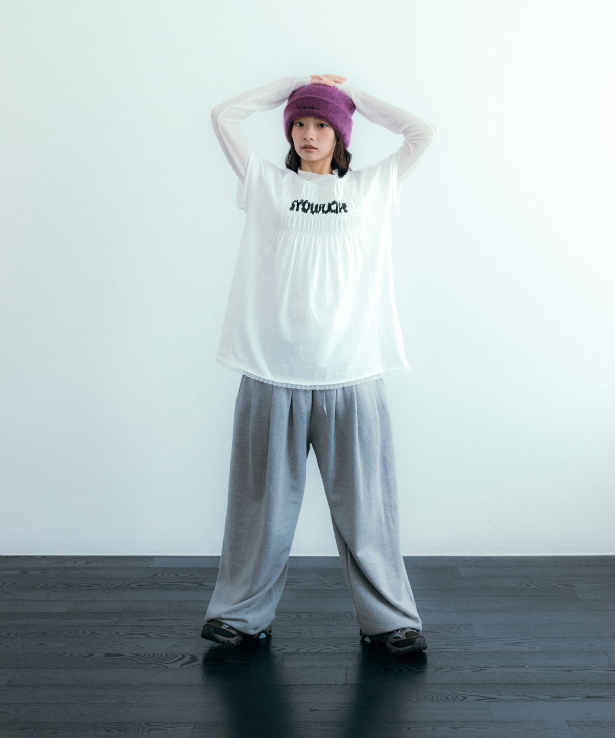 이요우아(IYOWUAH) Logo Shirring Short Sleeve, Off White