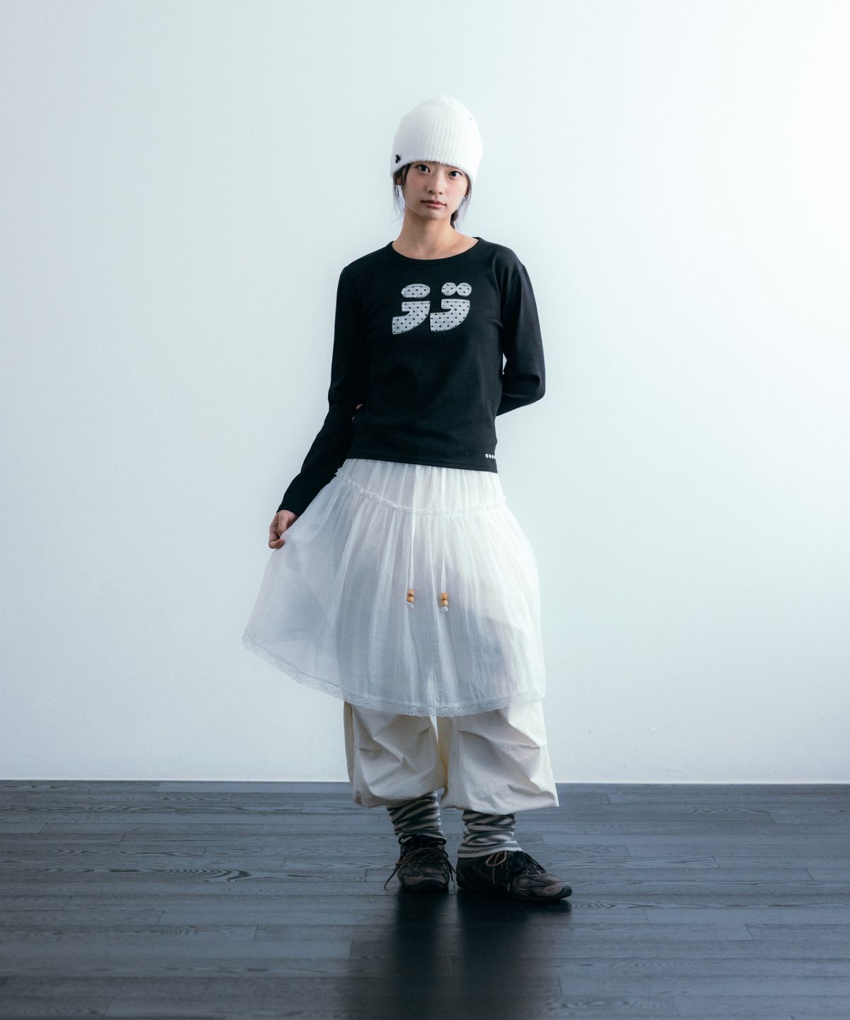 이요우아(IYOWUAH) LOVE Patch Long Sleeve, Black