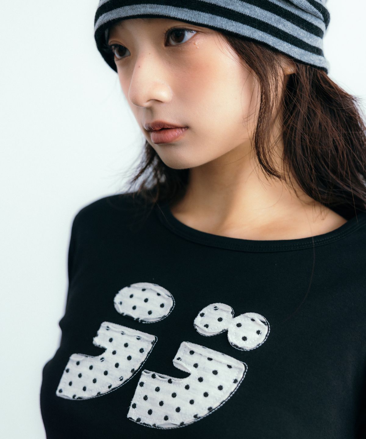 이요우아(IYOWUAH) LOVE Patch Long Sleeve, Black