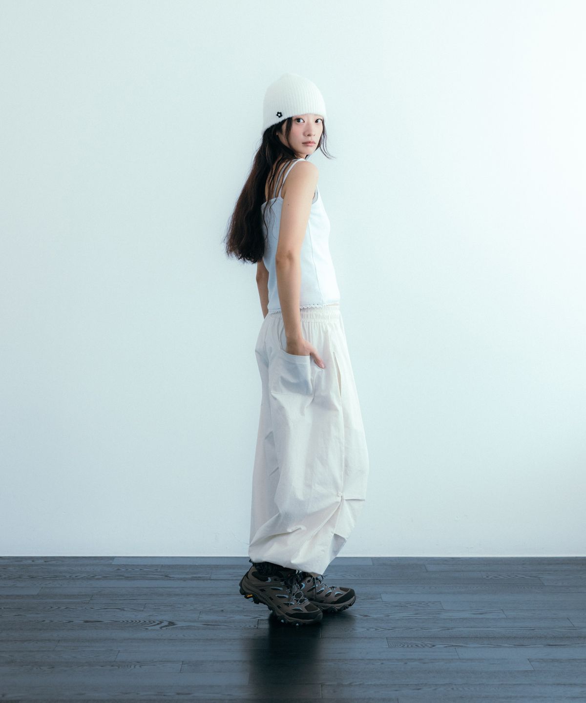 이요우아(IYOWUAH) Side Panel Parachute Pants, Ivory