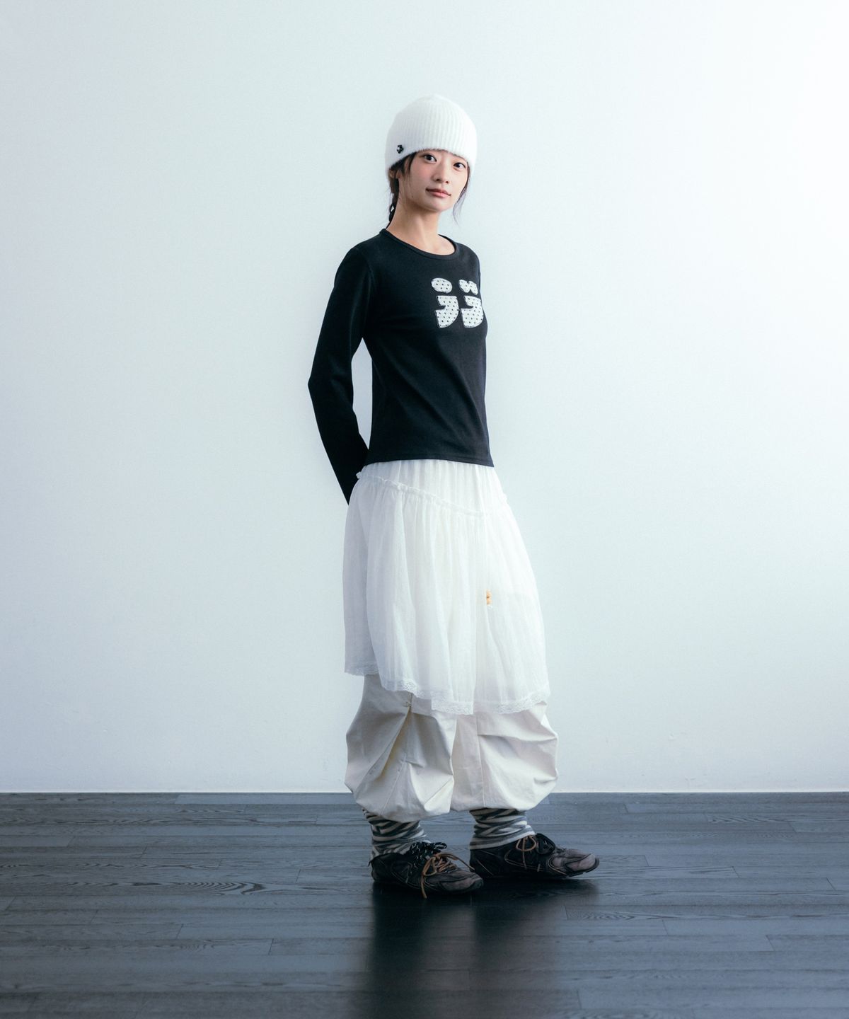 이요우아(IYOWUAH) Side Panel Parachute Pants, Ivory