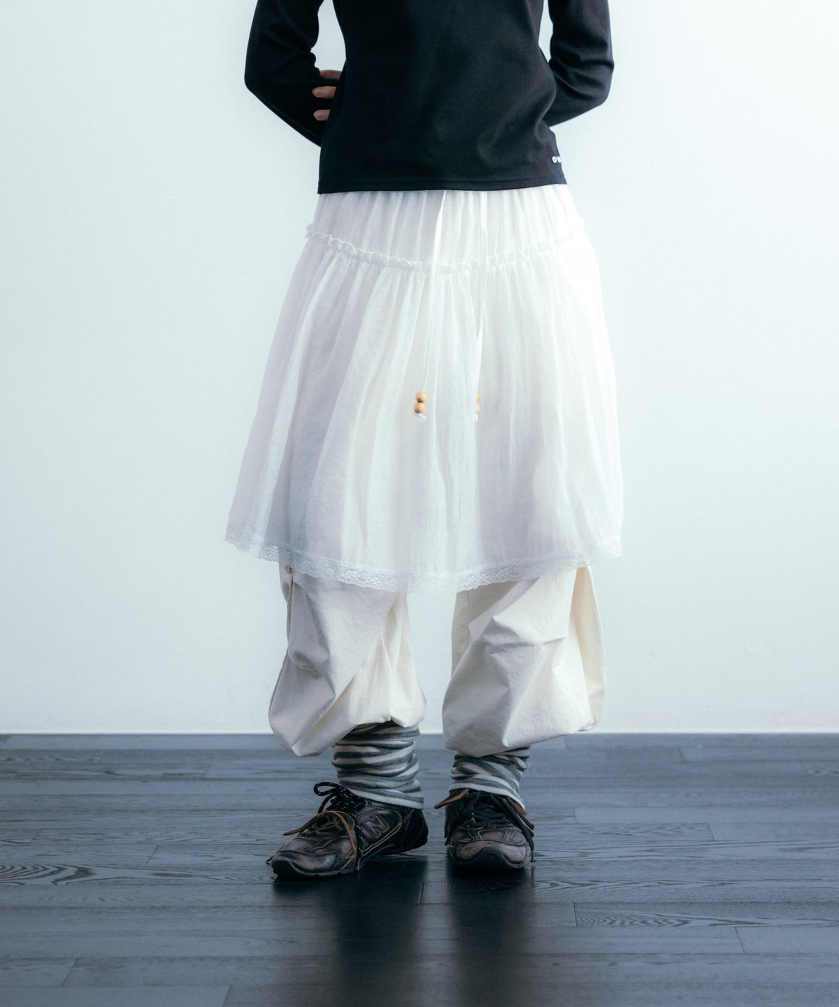 이요우아(IYOWUAH) Side Panel Parachute Pants, Ivory