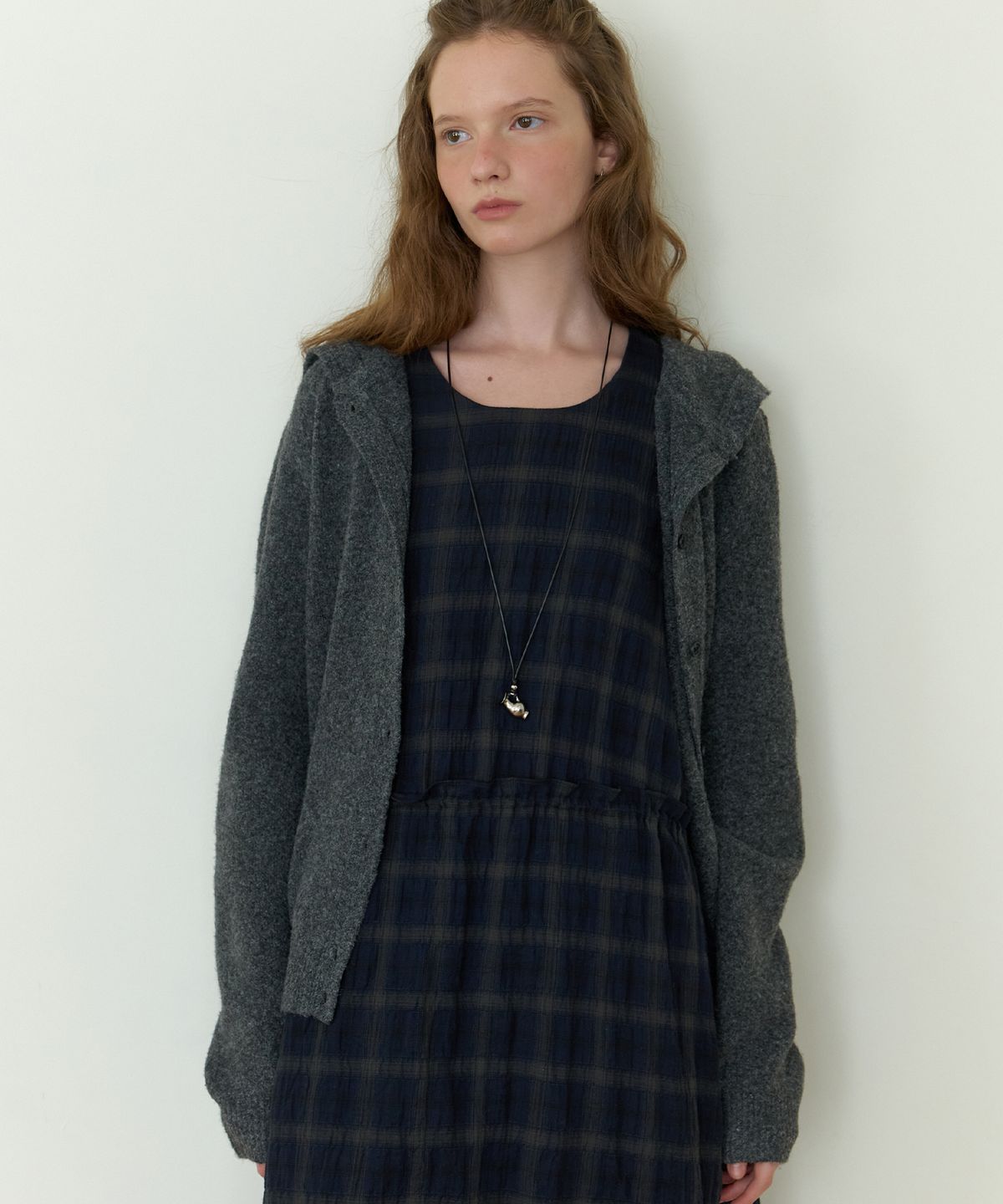 더미튼(THEMITTEN) Weary hoodie knit (charcoal)
