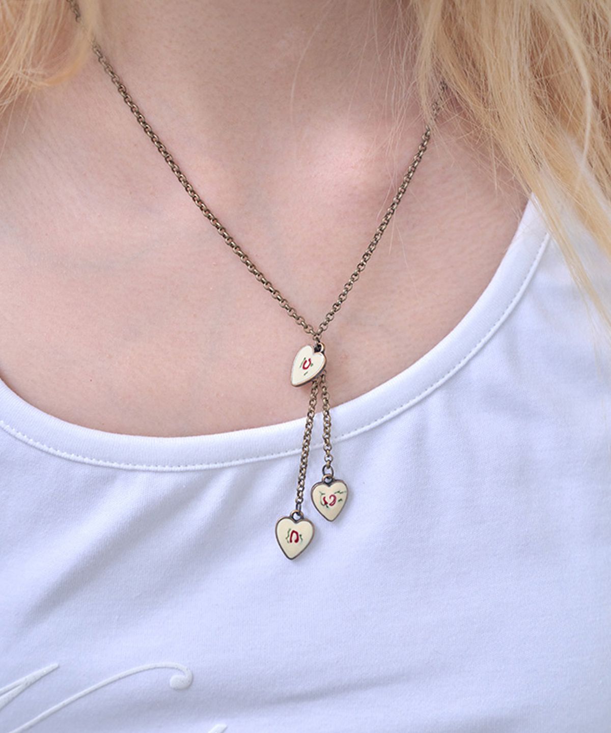 뽀끼(POKKI) TRIO HEART NECKLACE (GOLD)