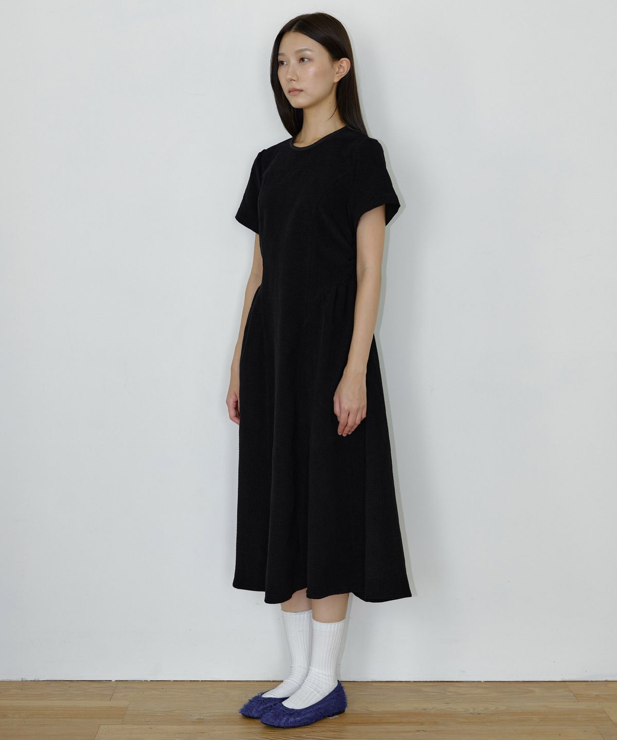 마이스(MAIS) CORDUROY MAIS PUFF SLEEVE DRESS / BLACK