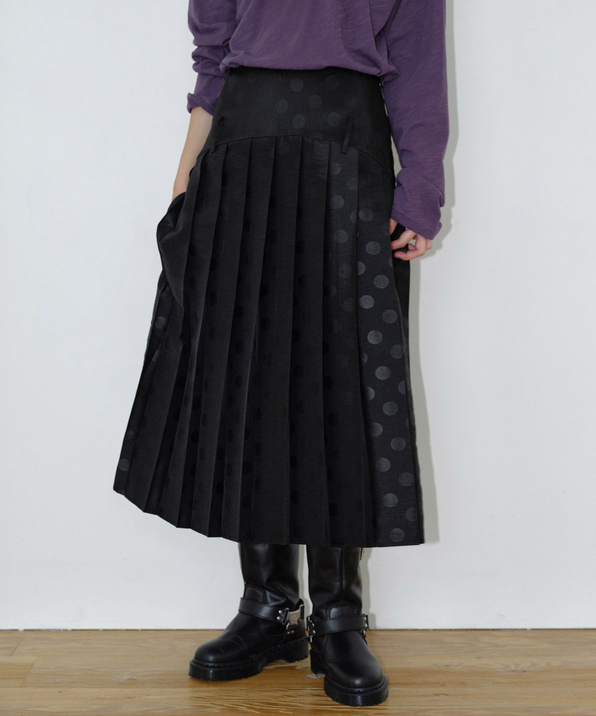 마이스(MAIS) POLKA DOT PLEATED LONG SKIRT / BLACK
