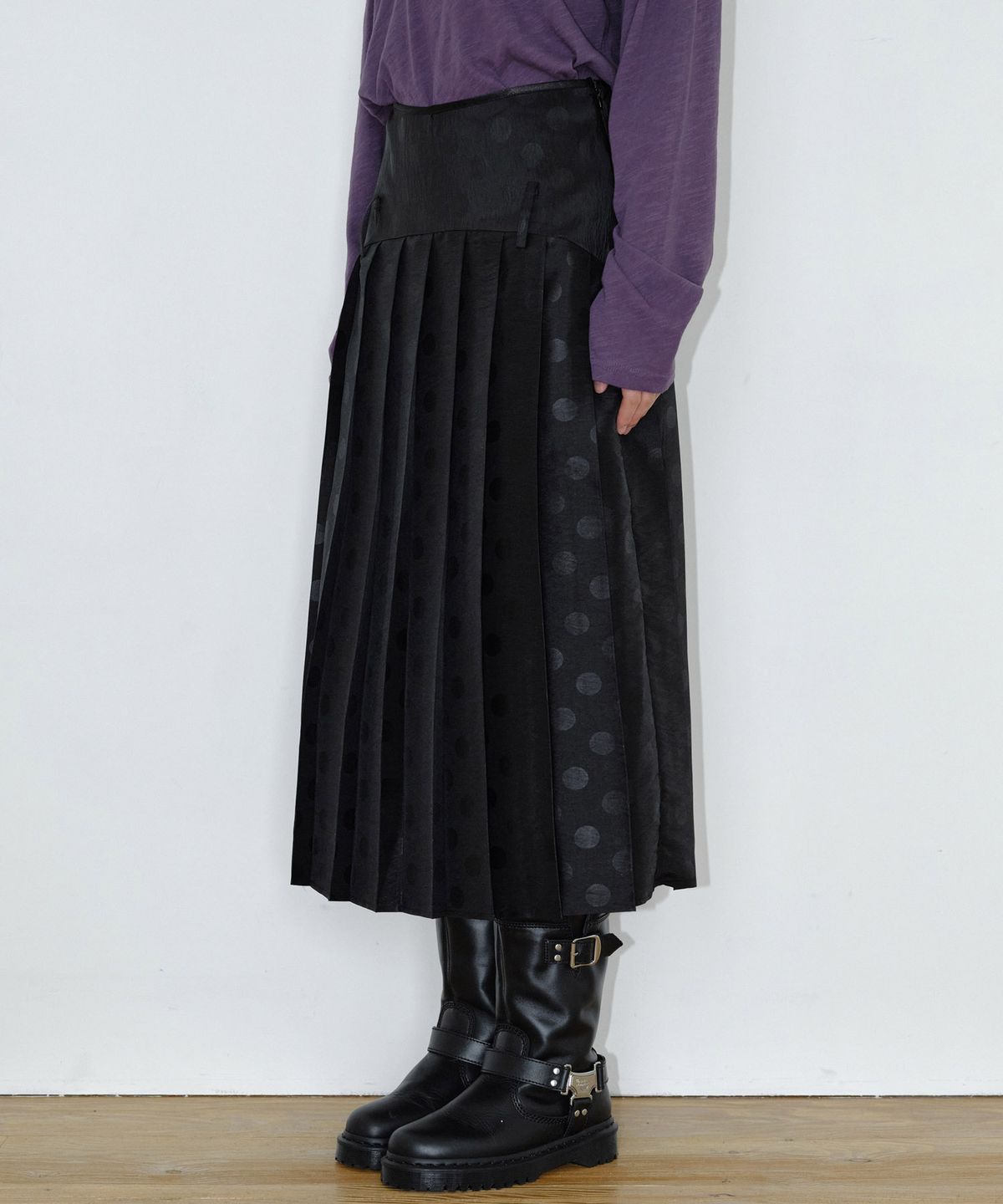 마이스(MAIS) POLKA DOT PLEATED LONG SKIRT / BLACK