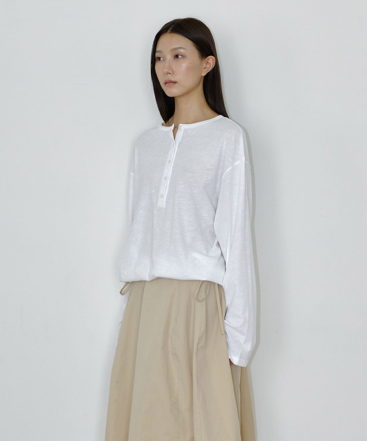 마이스(MAIS) SLUB OVERSIZED HENLEY T-SHIRT / WHITE