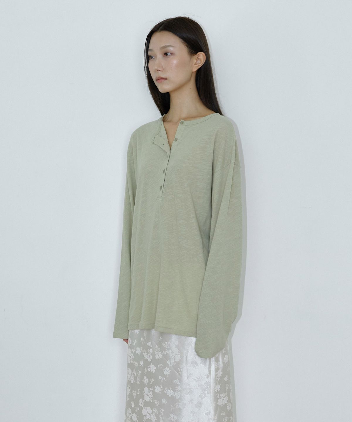 마이스(MAIS) SLUB OVERSIZED HENLEY T-SHIRT / OLIVE