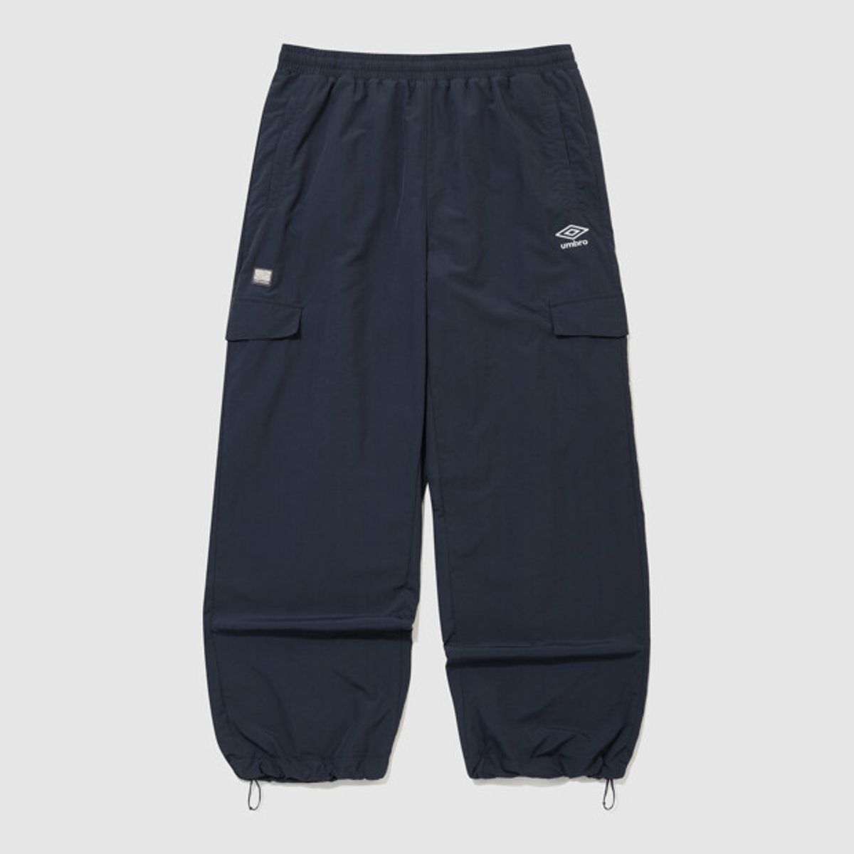 엄브로(UMBRO) 더비클럽 기모 안감 조거 & 와이드 2WAY 카고 팬츠 네이비 UR321CPT95