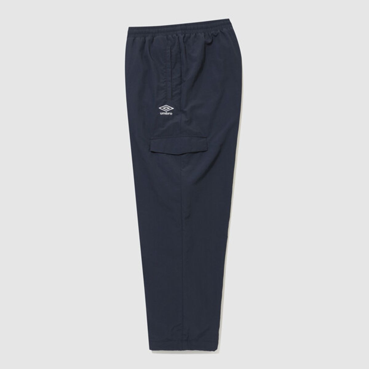엄브로(UMBRO) 더비클럽 기모 안감 조거 & 와이드 2WAY 카고 팬츠 네이비 UR321CPT95