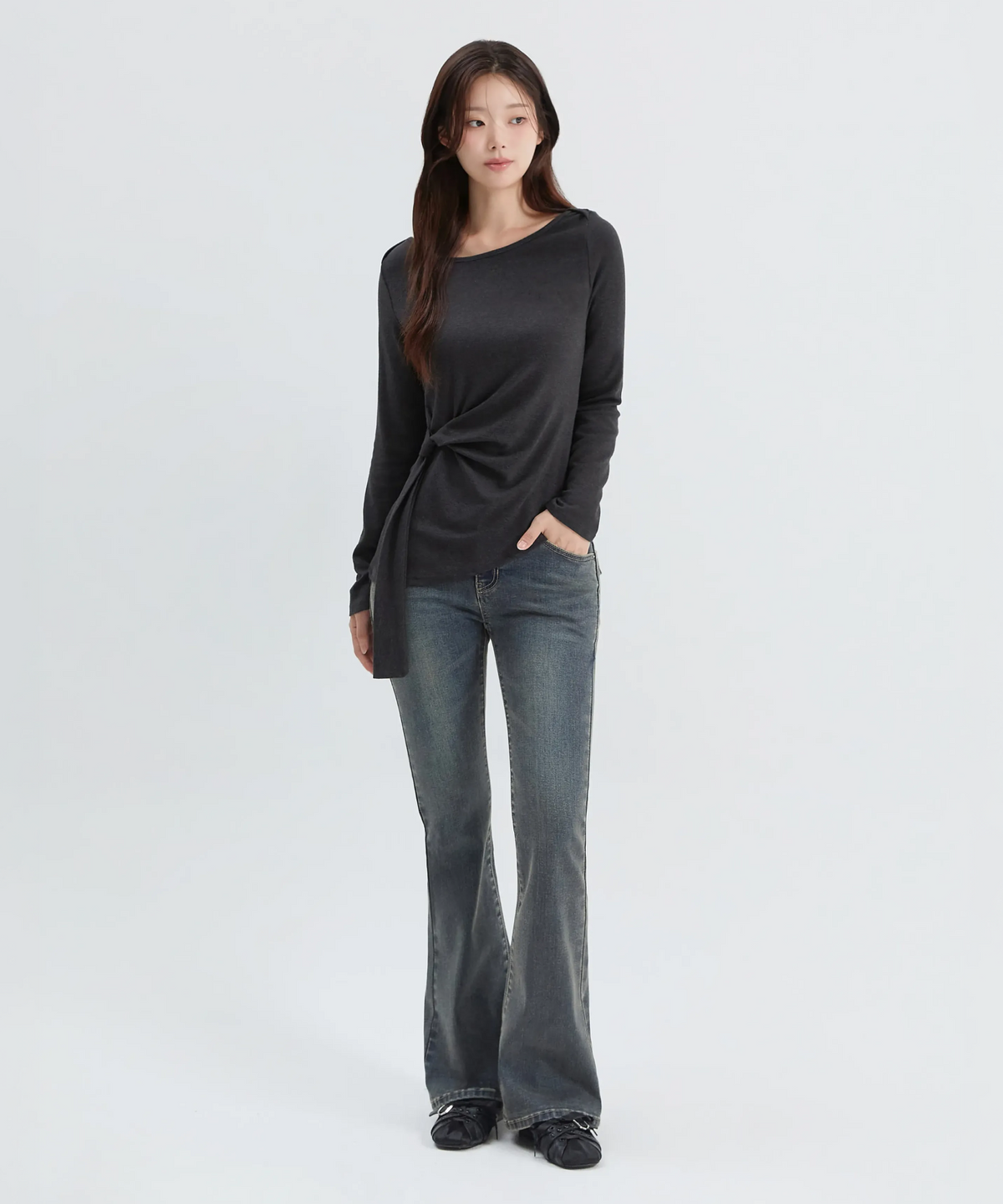 로엠(ROEM) [볼륨업] 뒷포켓 부츠컷 데님 팬츠 RMTJG4TR12