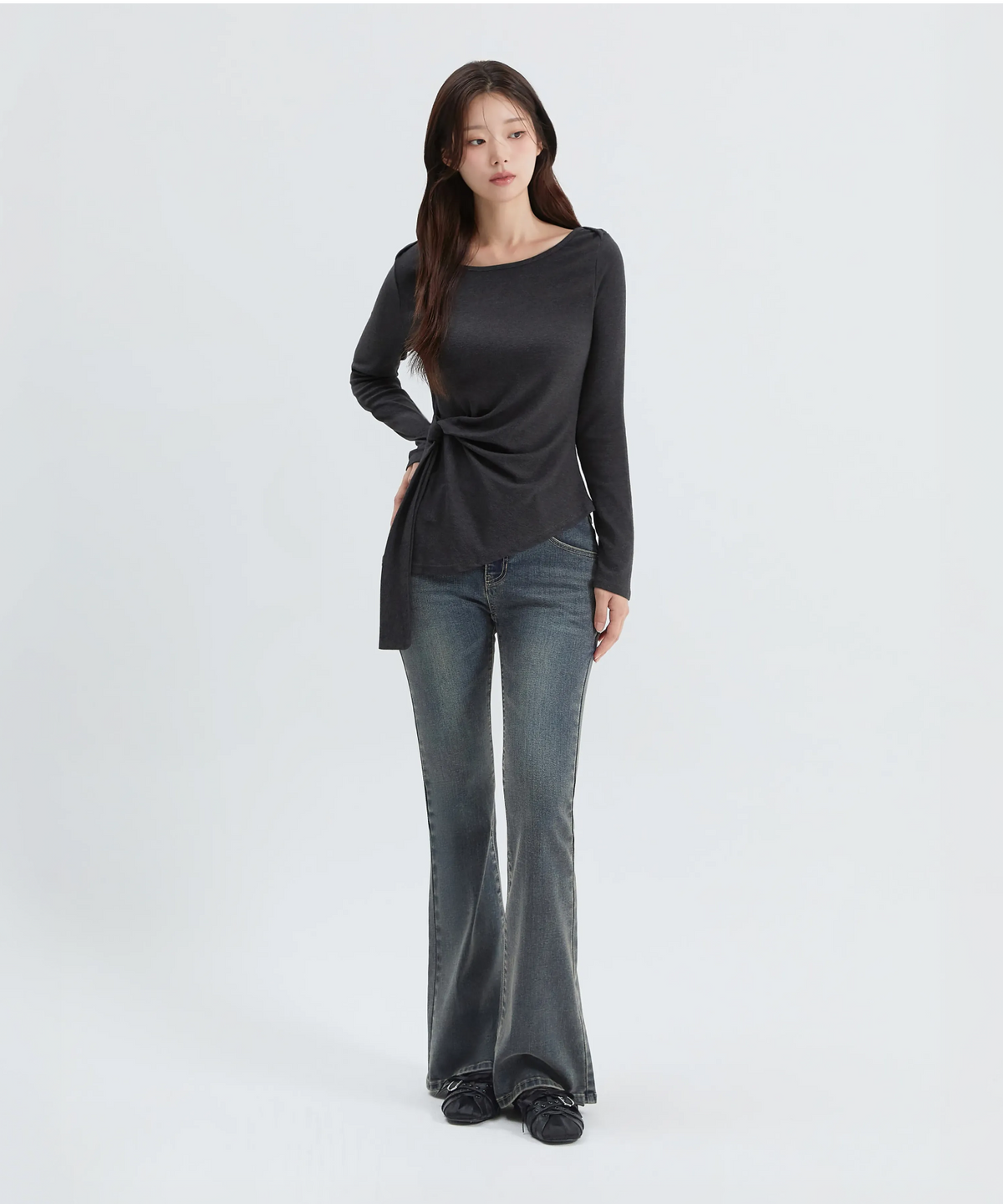 로엠(ROEM) [볼륨업] 뒷포켓 부츠컷 데님 팬츠 RMTJG4TR12